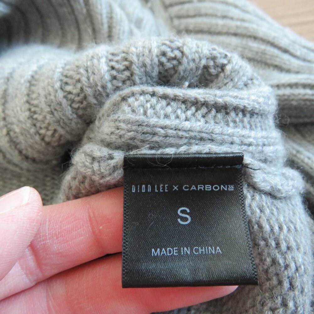 Gray Ribbed Women's Sweater - Picture 15 of 16